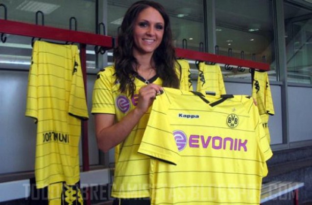 Sexy Borussia Dortmund Fans